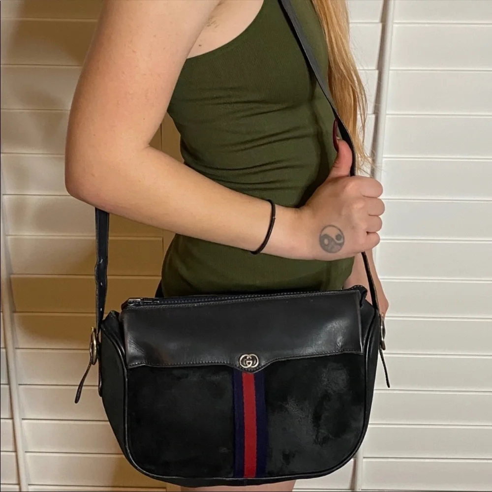 Gucci Black Leather Crossbody Bag with Red and Blue Stripe